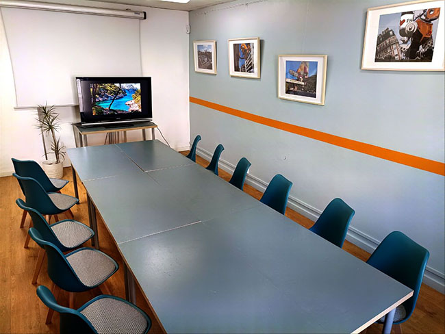 Salle Frioul de Mediamed en îlots pour un atelier pratique